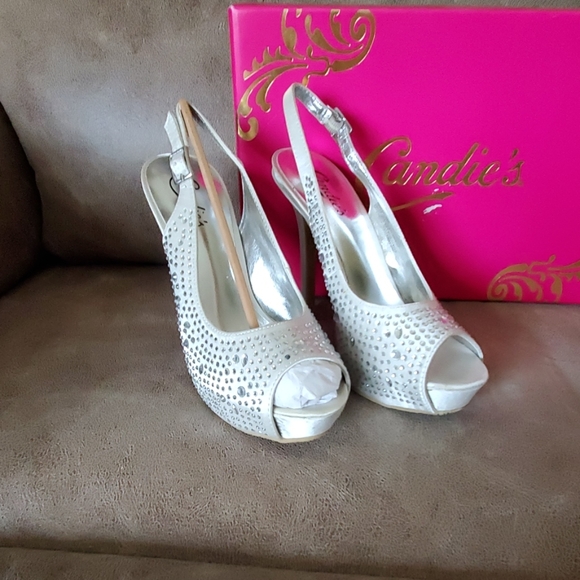 CANDIES SILVERSATIN PLATFORM RHINESTONE EMBELLISHE - Picture 2 of 3